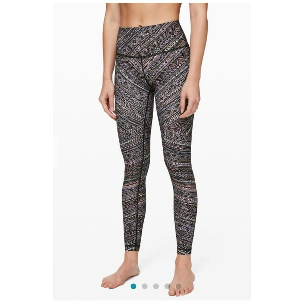 Lululemon Wunder Unders in Tribal Pace Size 4